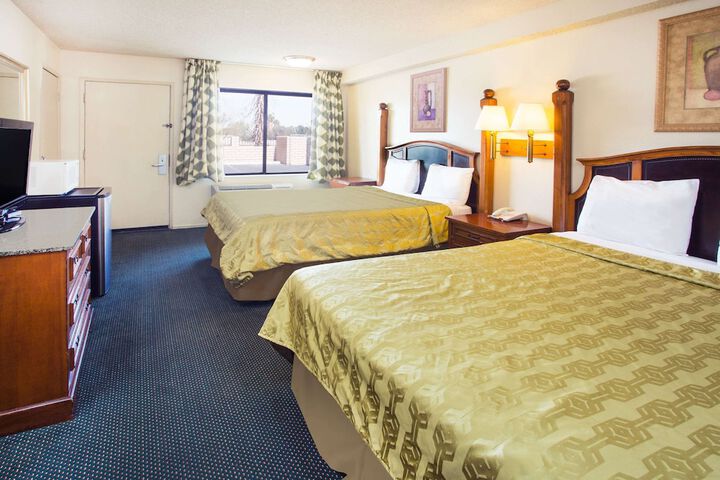 Room 8 of 19