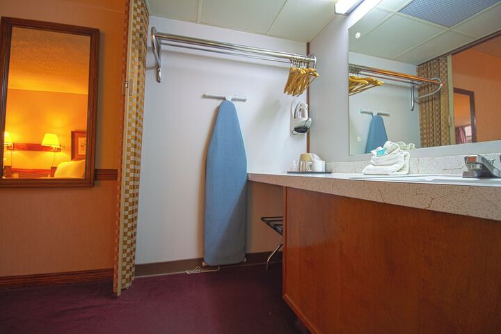 Room 34 of 65