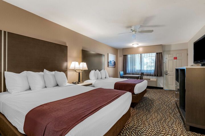 Room 15 of 25