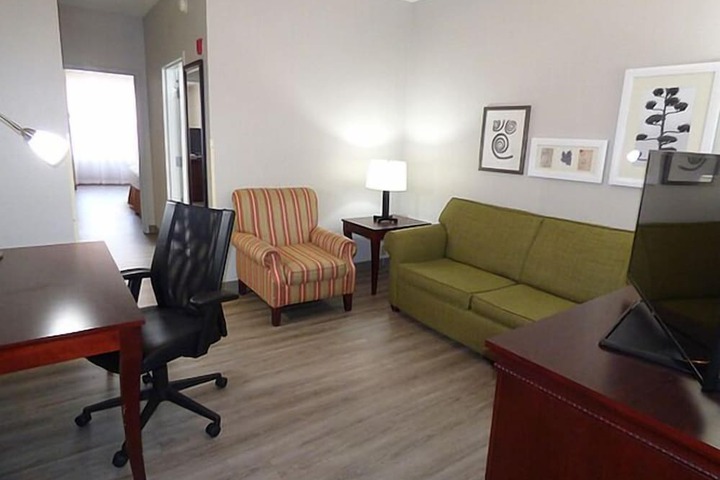 Room 5 of 16
