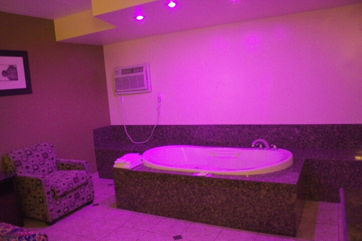Room 27 of 36