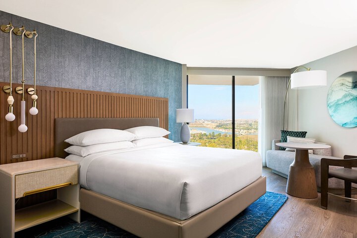VEA Newport Beach a Marriott Resort & Spa