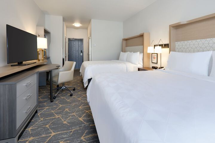 Room 32 of 46
