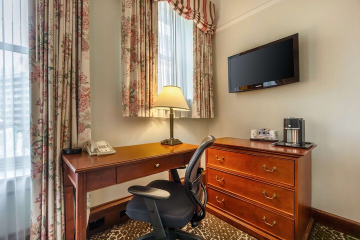 Room 14 of 39
