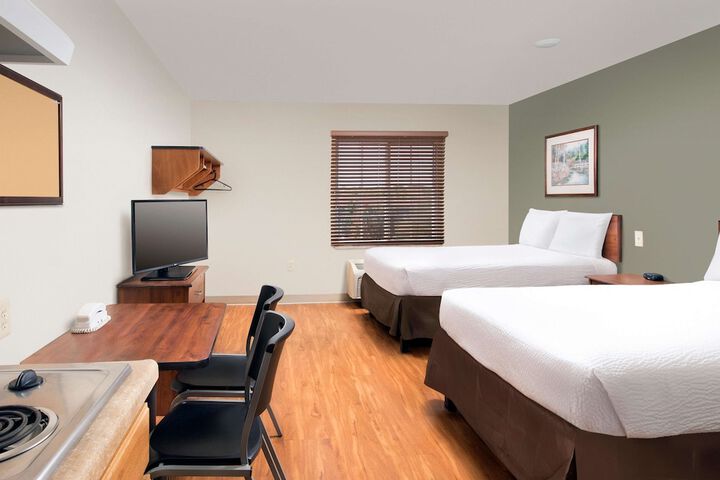 Room 12 of 16