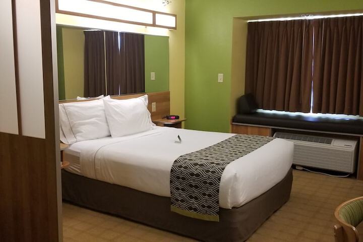 Room 14 of 26