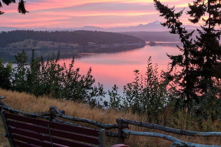 The Bluff on Whidbey B & B