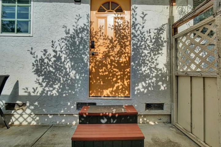 Molivu Homes Studio - PetFriendly - King Bed - W-D