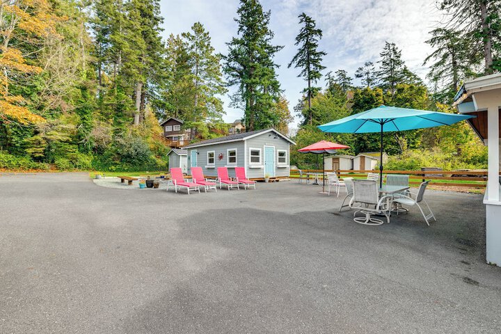 Bayfront Retreat w / Private Beach in Birch Bay