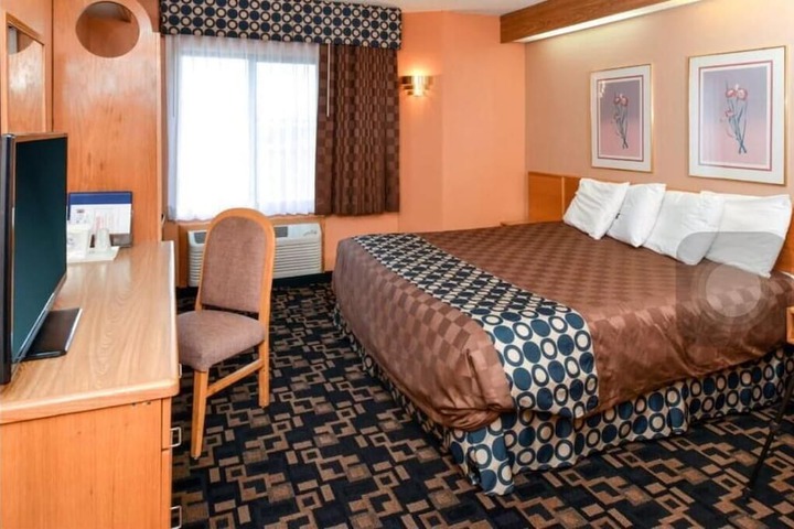 Room 9 of 20