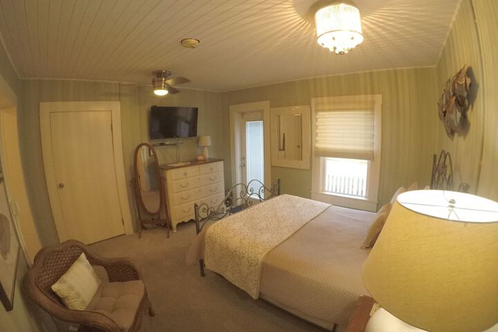 Room 27 of 53