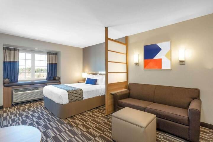 Room 6 of 19