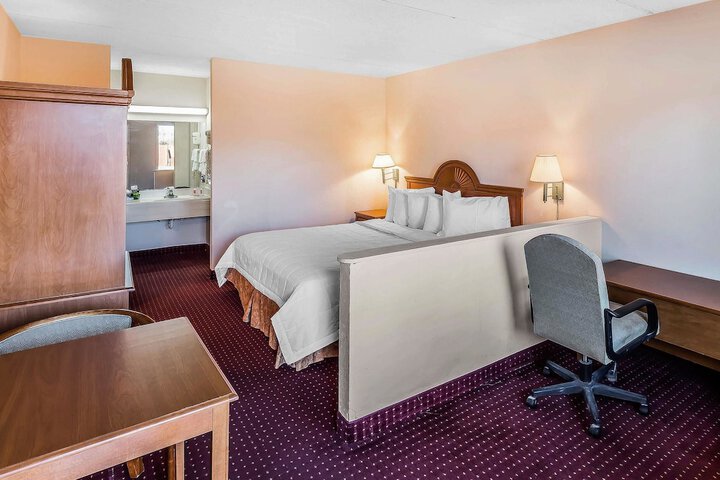 Room 26 of 34