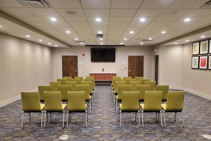 Holiday Inn Express & Suites Sandusky by IHG