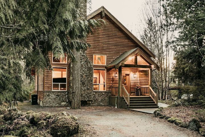 20gs - Wifi - F / p - W/d - Sleeps 6 3 Bedroom Home by RedAwning