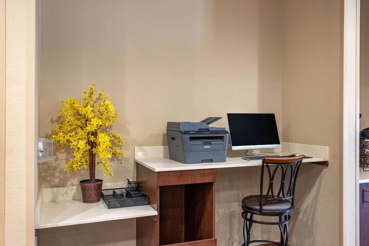 Business Center 22 of 22