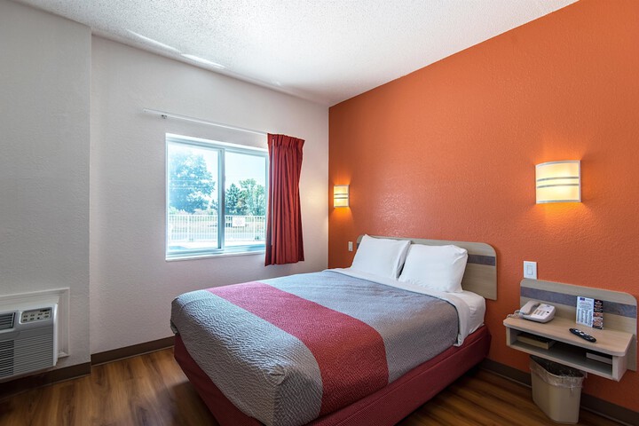 Room 32 of 34