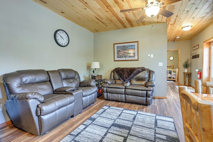 Cozy Lake Wissota Escape w / Community Dock!