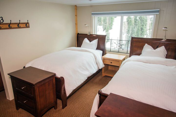 Room 28 of 64