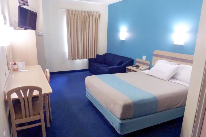 Room 18 of 31