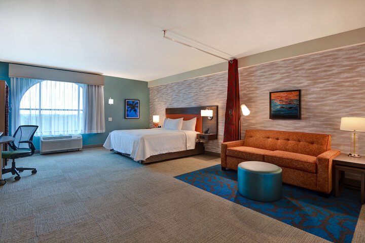 Home2 Suites by Hilton Orlando at Flamingo Crossings