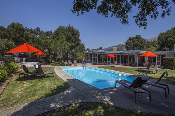 BLUE SKY LODGE