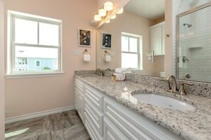 5BR 4 5BA Newly Built Luxury Beach House by RedAwning