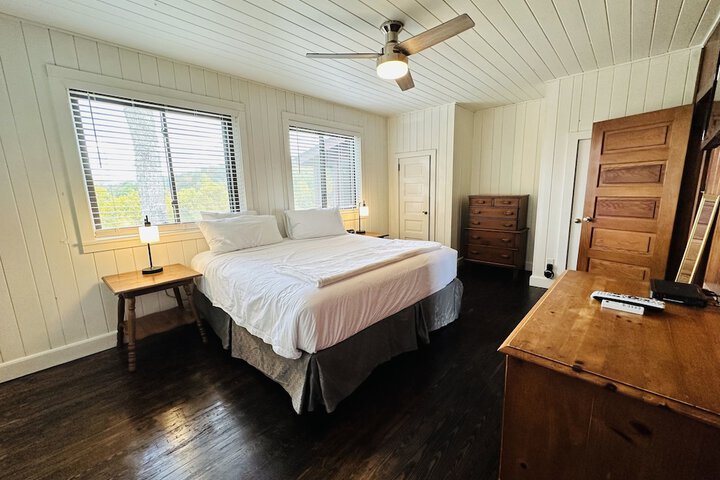 Room 76 of 136