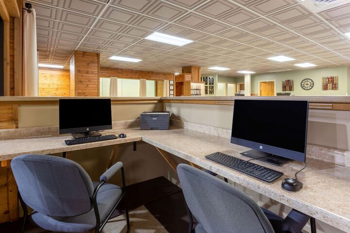 Business Center 46 of 53