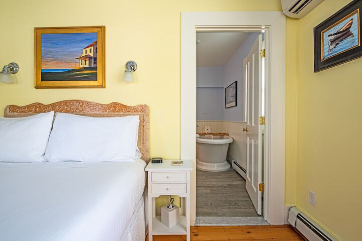 Room 15 of 51