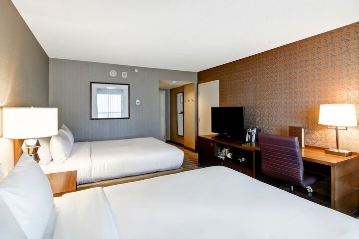 DoubleTree by Hilton Hotel West Edmonton