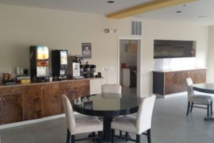 Orca Inn Suites