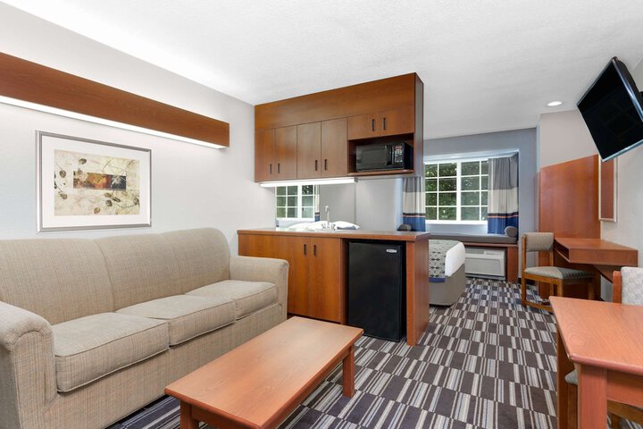 Room 14 of 18