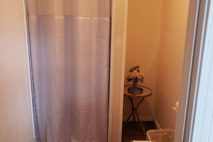 Room 35 of 83