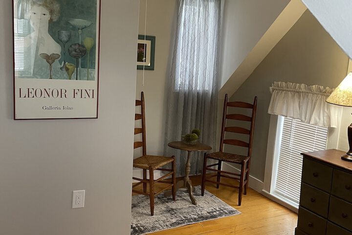 Room 11 of 19