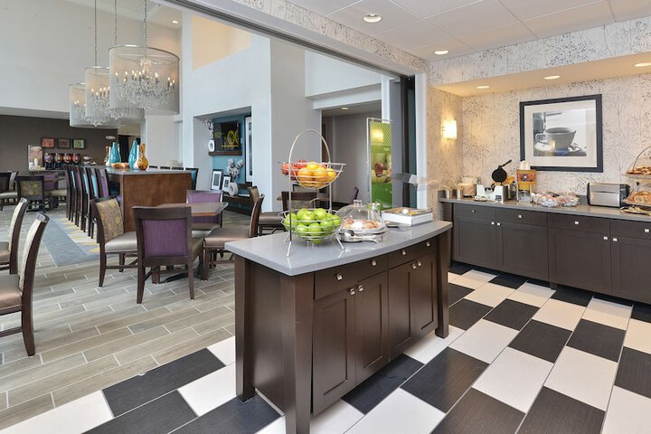 Hampton Inn & Suites Des Moines Downtown