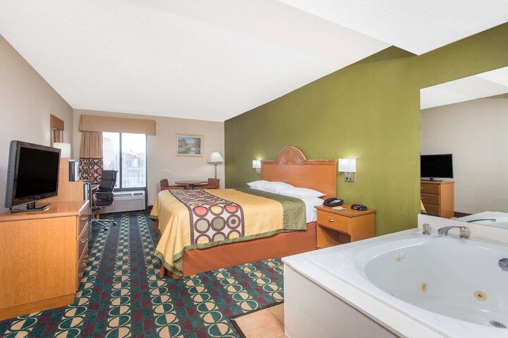Room 10 of 15