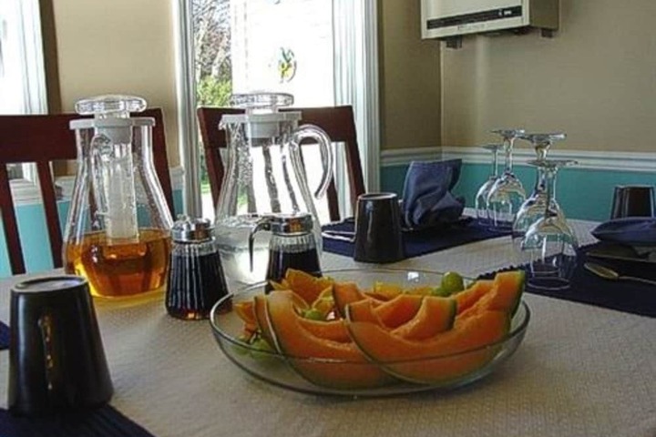 Dining 49 of 56