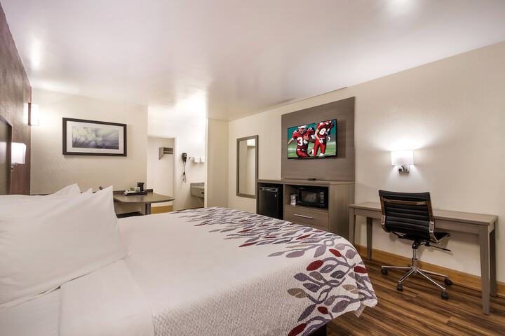 Room 30 of 34