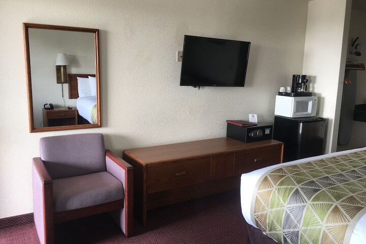 Room 14 of 42