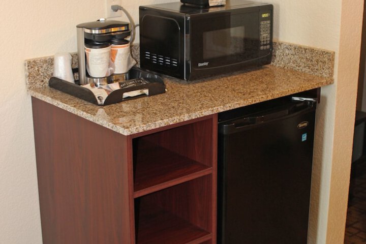 Cobblestone Inn & Suites - Lamoni