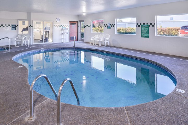 Travelodge Suites by Wyndham Newberg