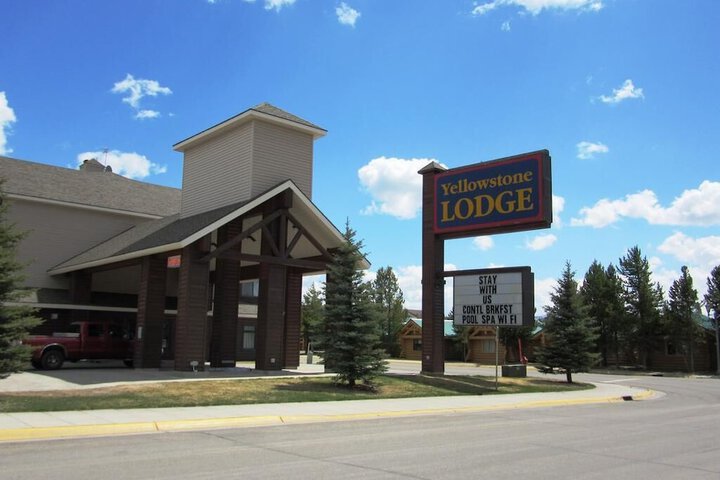 Yellowstone Lodge