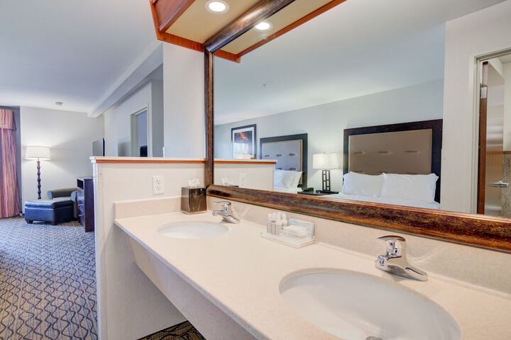 Holiday Inn West Yellowstone by IHG.