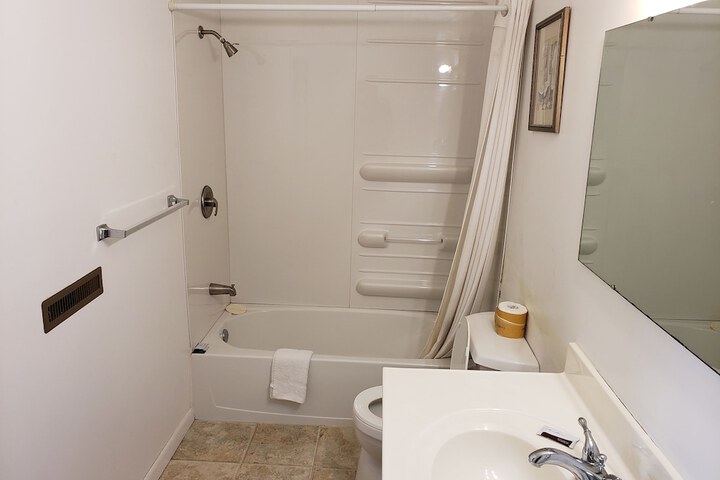 Room 15 of 21