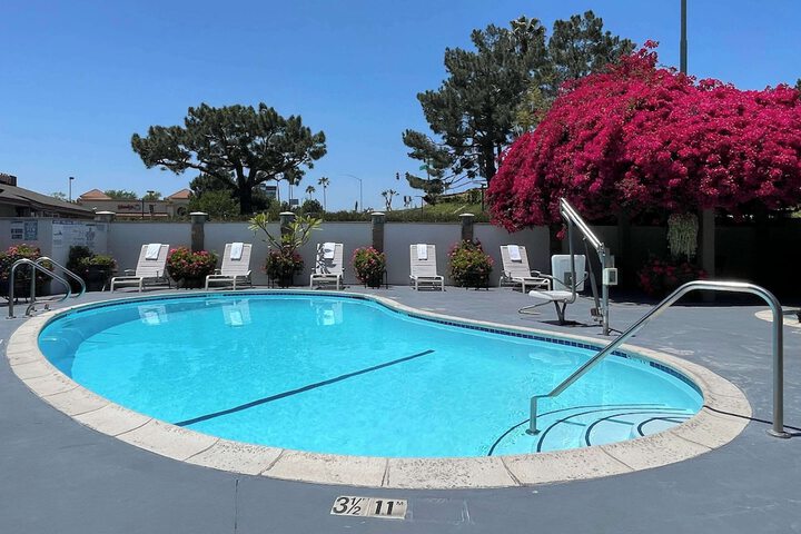 Pool 15 of 50