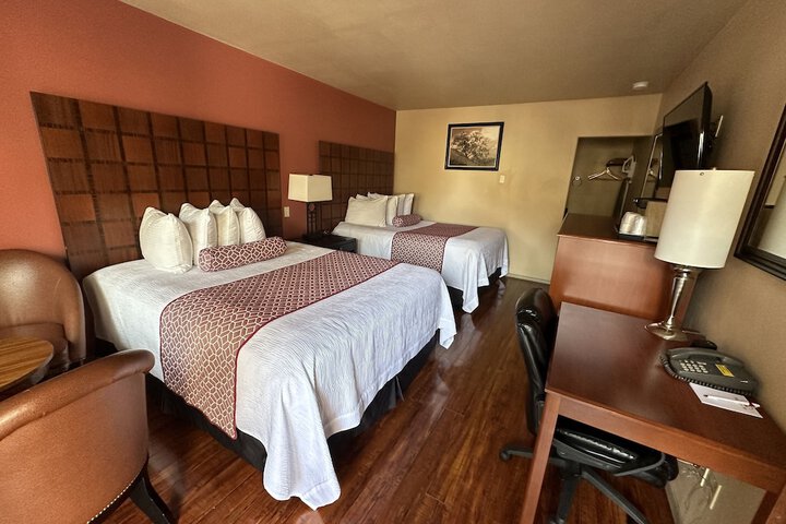 Room 9 of 38