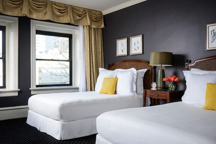 Room 32 of 67