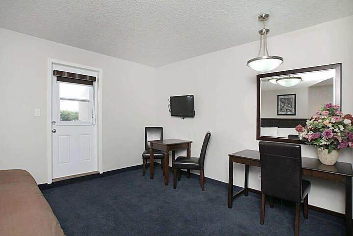 Room 17 of 31