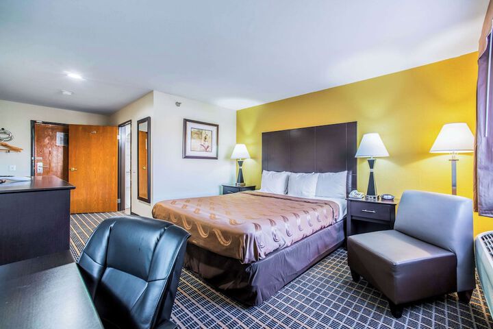 Room 32 of 60